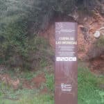 Entrada a la cueva de Las Monedas