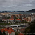 Vista de Laredo, y al fondo Santoña