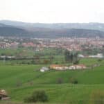 Vista de Torrelavega desde el mirador de La Montaña