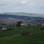 Vista de Torrelavega desde el mirador de La Montaña