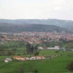 Vista de Torrelavega desde el mirador de La Montaña
