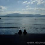 Disfrutando la vista de la bahía